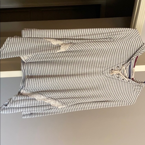 long sleeve shirt - Picture 1 of 4